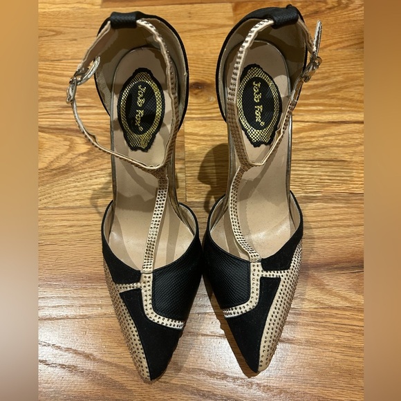 Jojo Fox Vintage Inspired Gold Embellished Heels 👠 - Picture 2 of 12